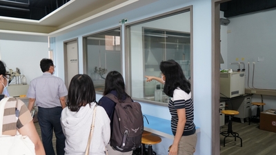 參訪化材系教室C204