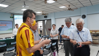 LINE_ALBUM_1140613基士徳簽約暨捐贈活動_251211_13