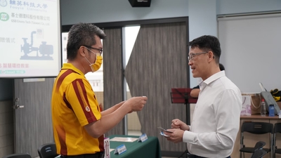 LINE_ALBUM_1140613基士徳簽約暨捐贈活動_251211_43