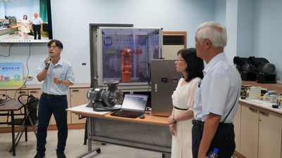 LINE_ALBUM_1140613基士徳簽約暨捐贈活動_251211_144