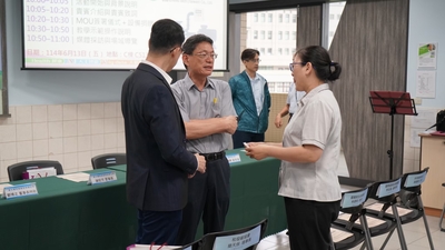 LINE_ALBUM_1140613基士徳簽約暨捐贈活動_251211_10