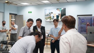 LINE_ALBUM_1140613基士徳簽約暨捐贈活動_251211_47