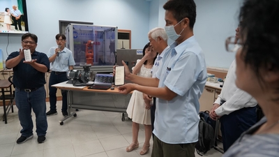 LINE_ALBUM_1140613基士徳簽約暨捐贈活動_251211_148