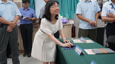 LINE_ALBUM_1140613基士徳簽約暨捐贈活動_251211_141