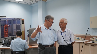 LINE_ALBUM_1140613基士徳簽約暨捐贈活動_251211_46