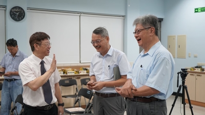 LINE_ALBUM_1140613基士徳簽約暨捐贈活動_251211_11