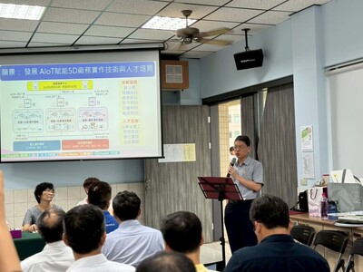 LINE_ALBUM_1140613基士徳簽約暨捐贈活動_251211_6