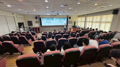 LINE_ALBUM_114.05.22長華科技講座_251211_30