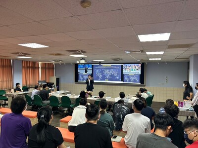 LINE_ALBUM_113.04.16世德講座_240416_102
