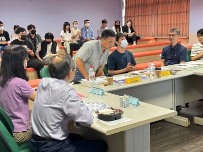 LINE_ALBUM_112學年度環生學院專題競賽1130522_240523_91
