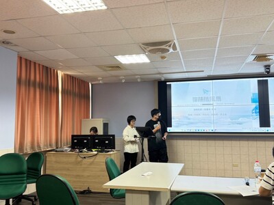LINE_ALBUM_112學年度環生學院專題競賽1130522_240523_71