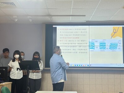 LINE_ALBUM_112學年度環生學院專題競賽1130522_240523_22