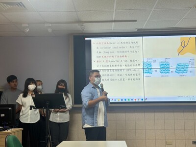 LINE_ALBUM_112學年度環生學院專題競賽1130522_240523_21