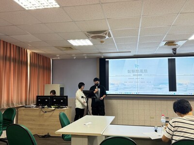 LINE_ALBUM_112學年度環生學院專題競賽1130522_240523_72