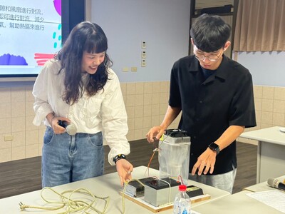 LINE_ALBUM_112學年度環生學院專題競賽1130522_240523_60
