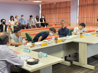 LINE_ALBUM_112學年度環生學院專題競賽1130522_240523_93