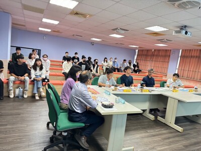 LINE_ALBUM_112學年度環生學院專題競賽1130522_240523_90